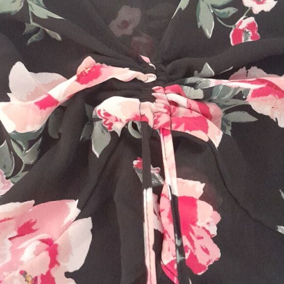 Divided H&M crop floral top adjustable scrunch tie in front - Picture 5 of 5